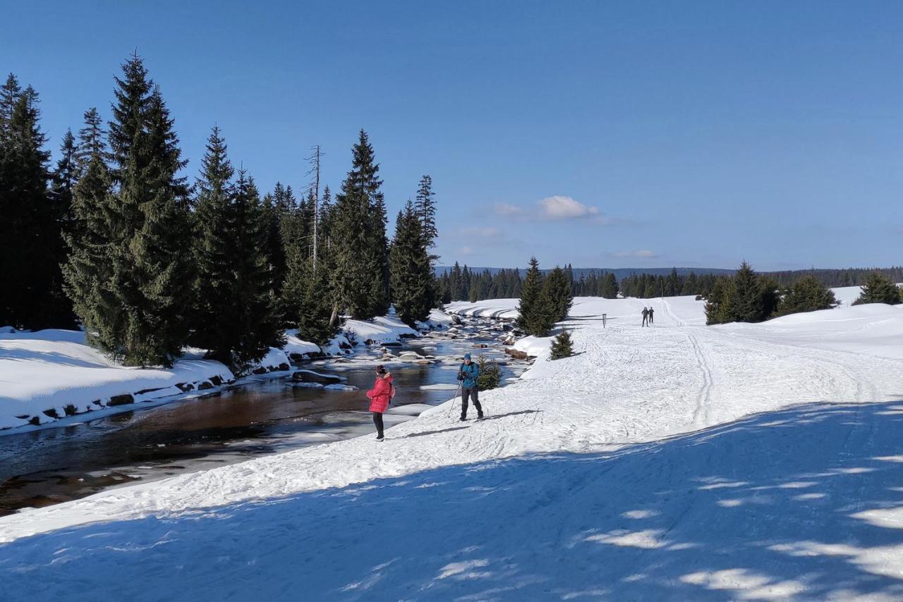 Enjoyharrachov - Atraktivni Slunne Studio Certovka V Centru Harrachova S Garazovym Parkovanim, Wifi-Wlan, Sat, Herni Konzoli, Netflix Zdarma A Nejkrasnejsim Vyhledem Na Certovu Horu S Arealem Skokanskych Mustku A Sjezdovku Kültér fotó